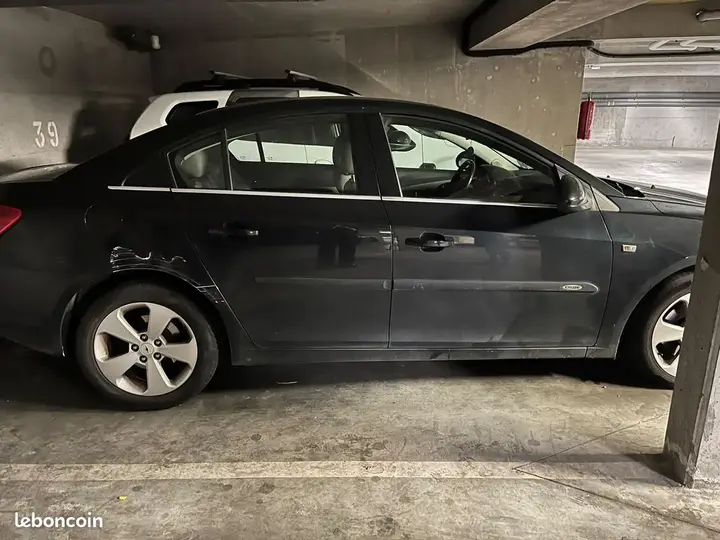 Chevrolet Cruze 2011 photo 2