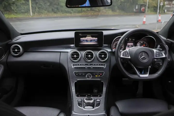 Mercedes-Benz C-Class 2018 photo 3