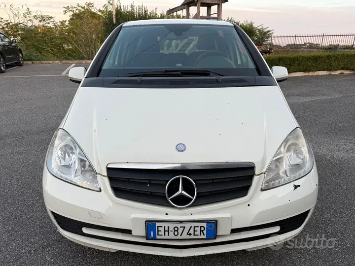 Mercedes-Benz A-Class 2010 photo 2