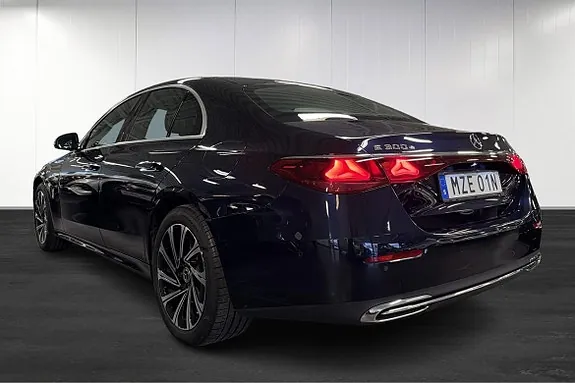 Mercedes-Benz E300 2024 photo 4