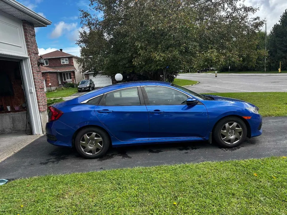 Honda Civic 2018 photo 2