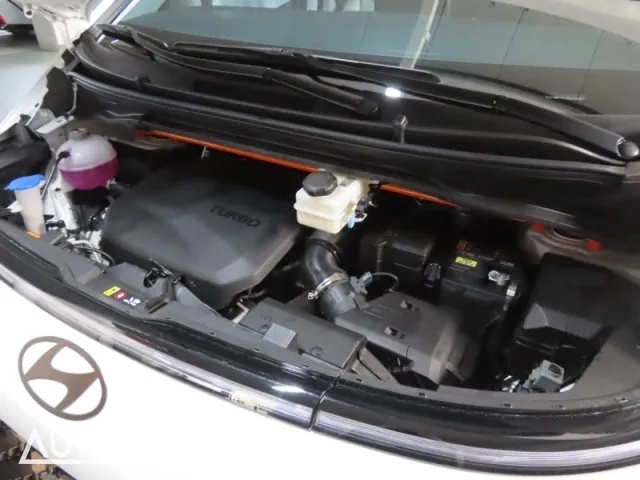 Hyundai Staria 2024 photo 5