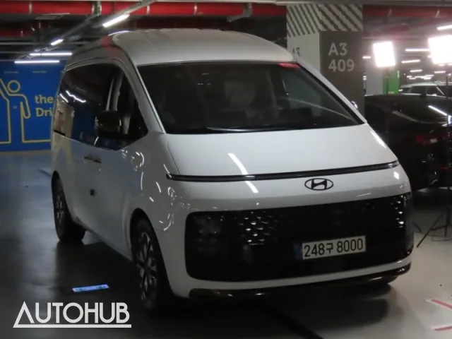 Hyundai Staria 2024 photo 2