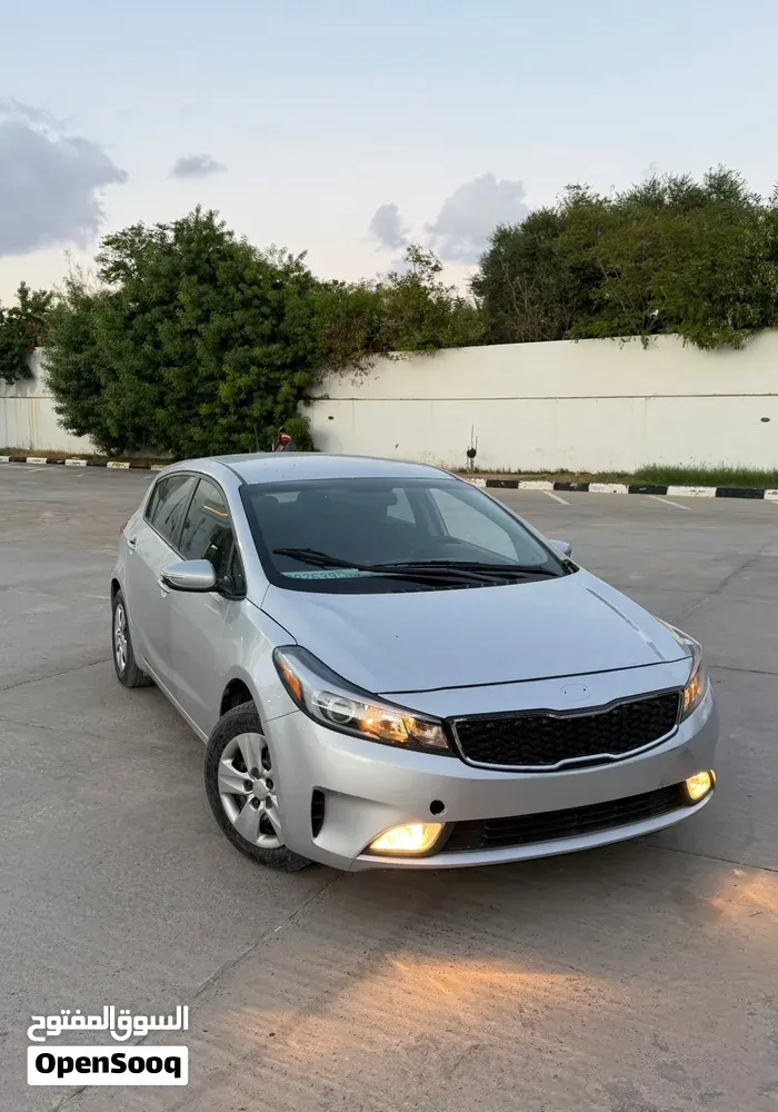 Kia Forte 2018 photo 2