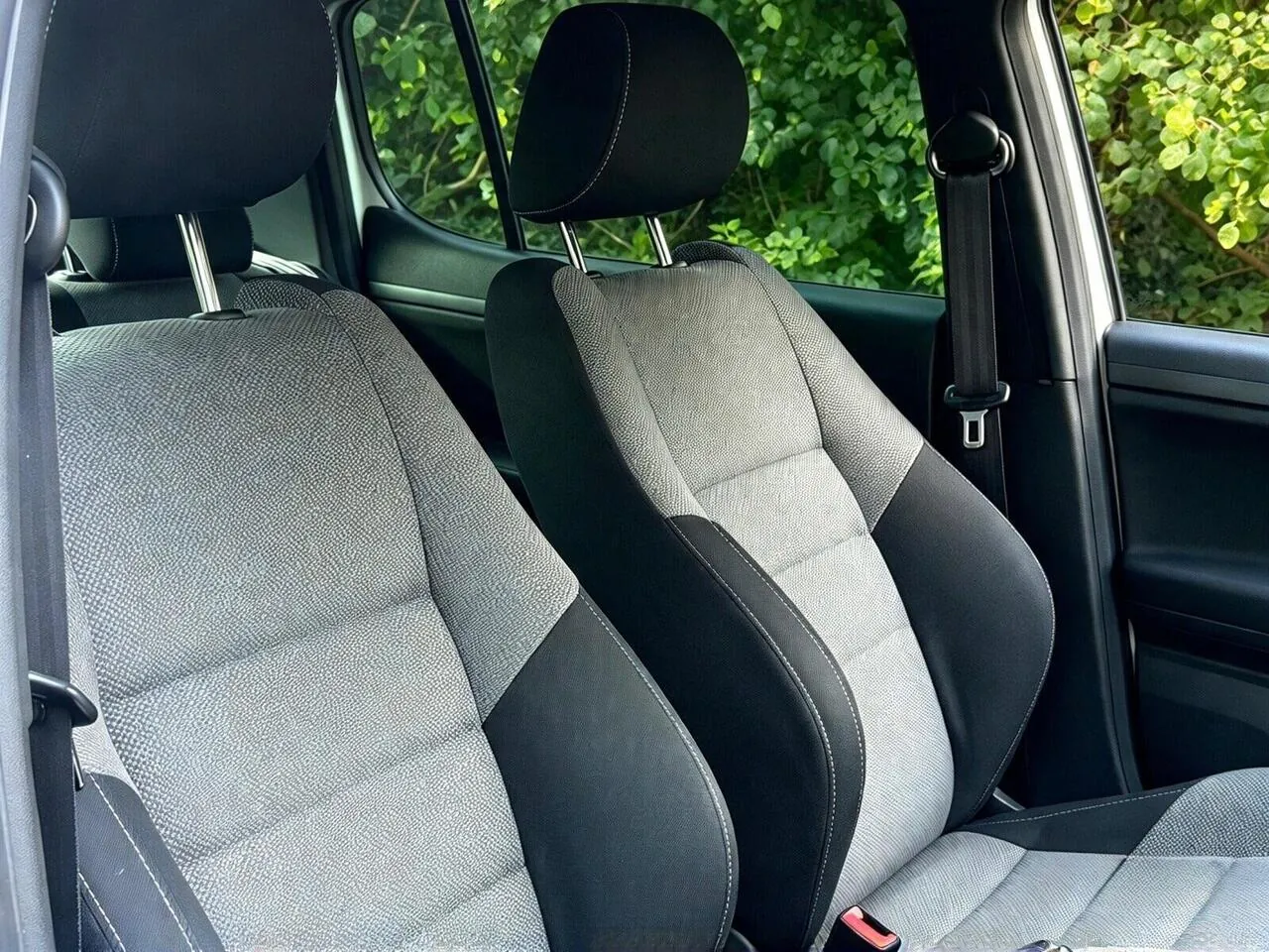 Skoda Fabia 2011 photo 4