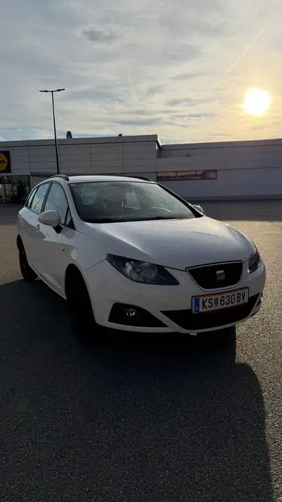 Seat Ibiza 2011 photo 2