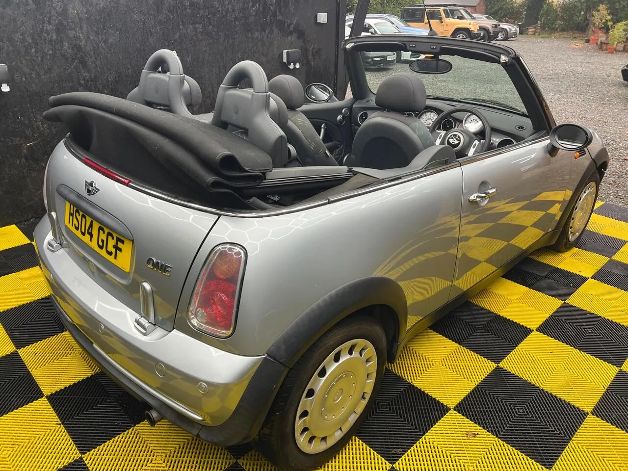 Mini Convertible 2004 photo 2