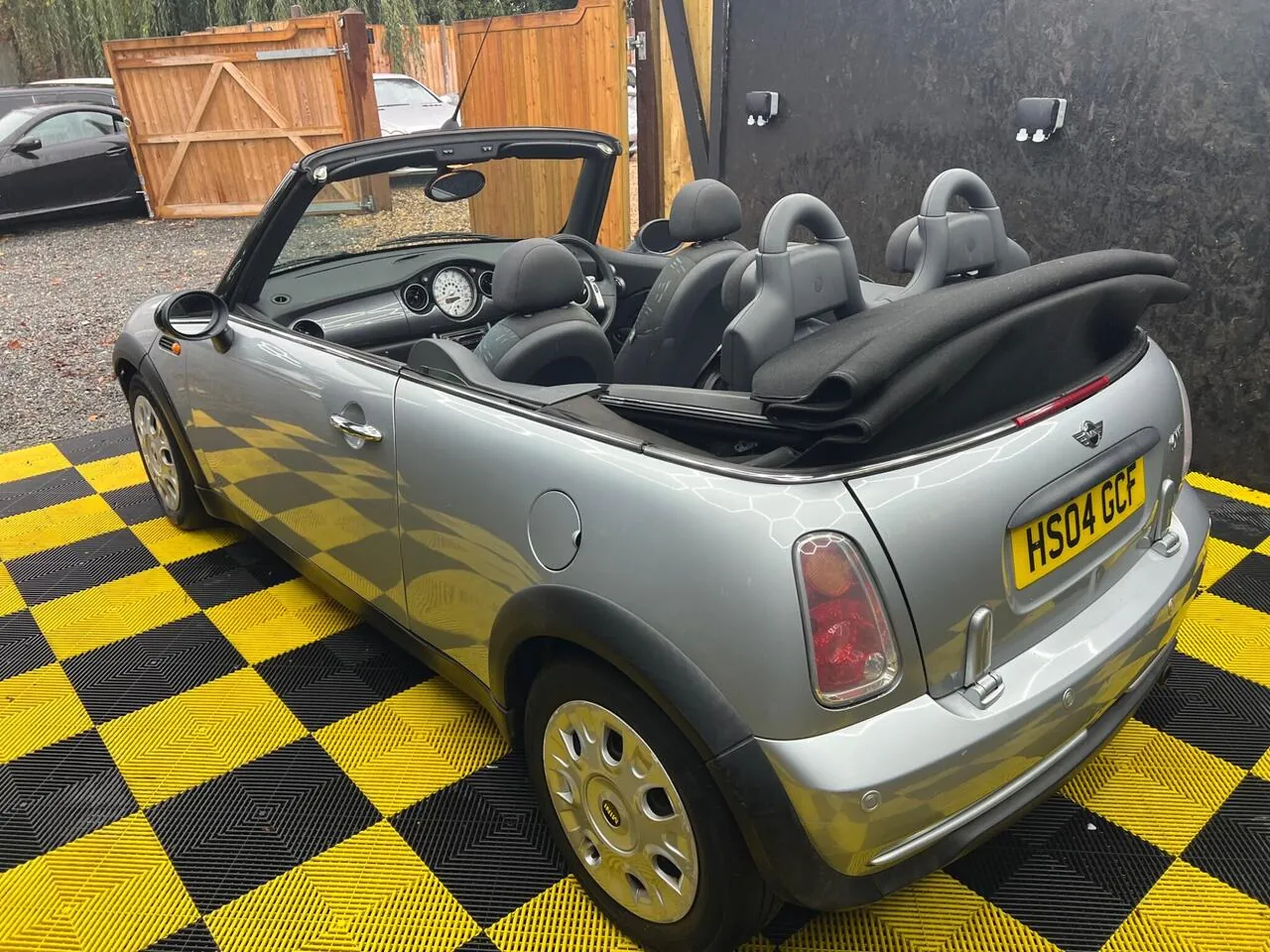 Mini Convertible 2004 photo 3