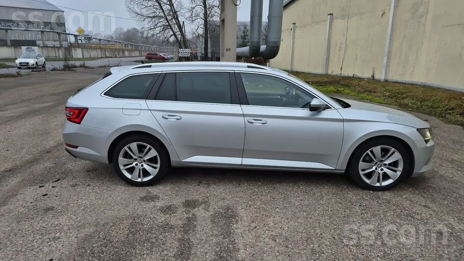 Skoda Superb 2019 photo 2