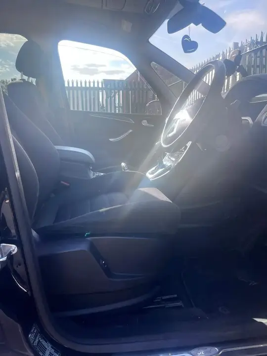 Ford Galaxy 2015 photo 3