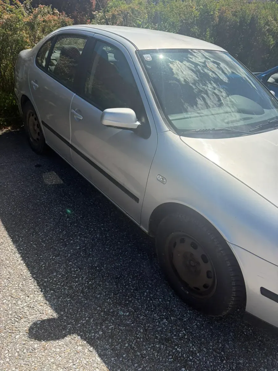 Seat Toledo 2002 photo 2