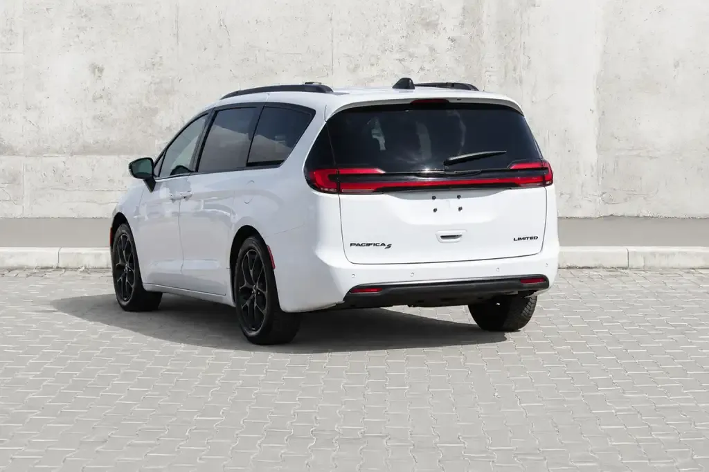 Chrysler Pacifica 2025 photo 4