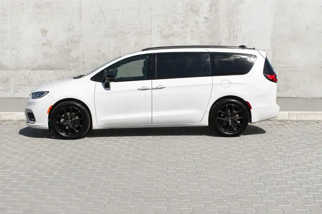 Chrysler Pacifica 2025 photo 3