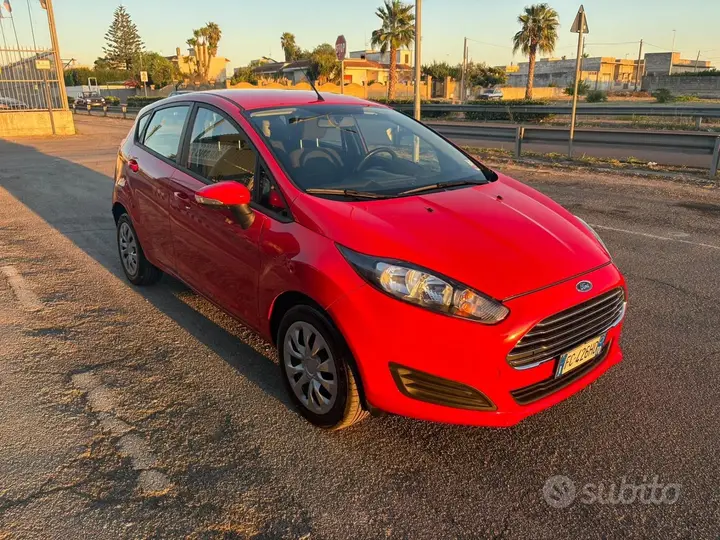 Ford Fiesta 2015 photo 2