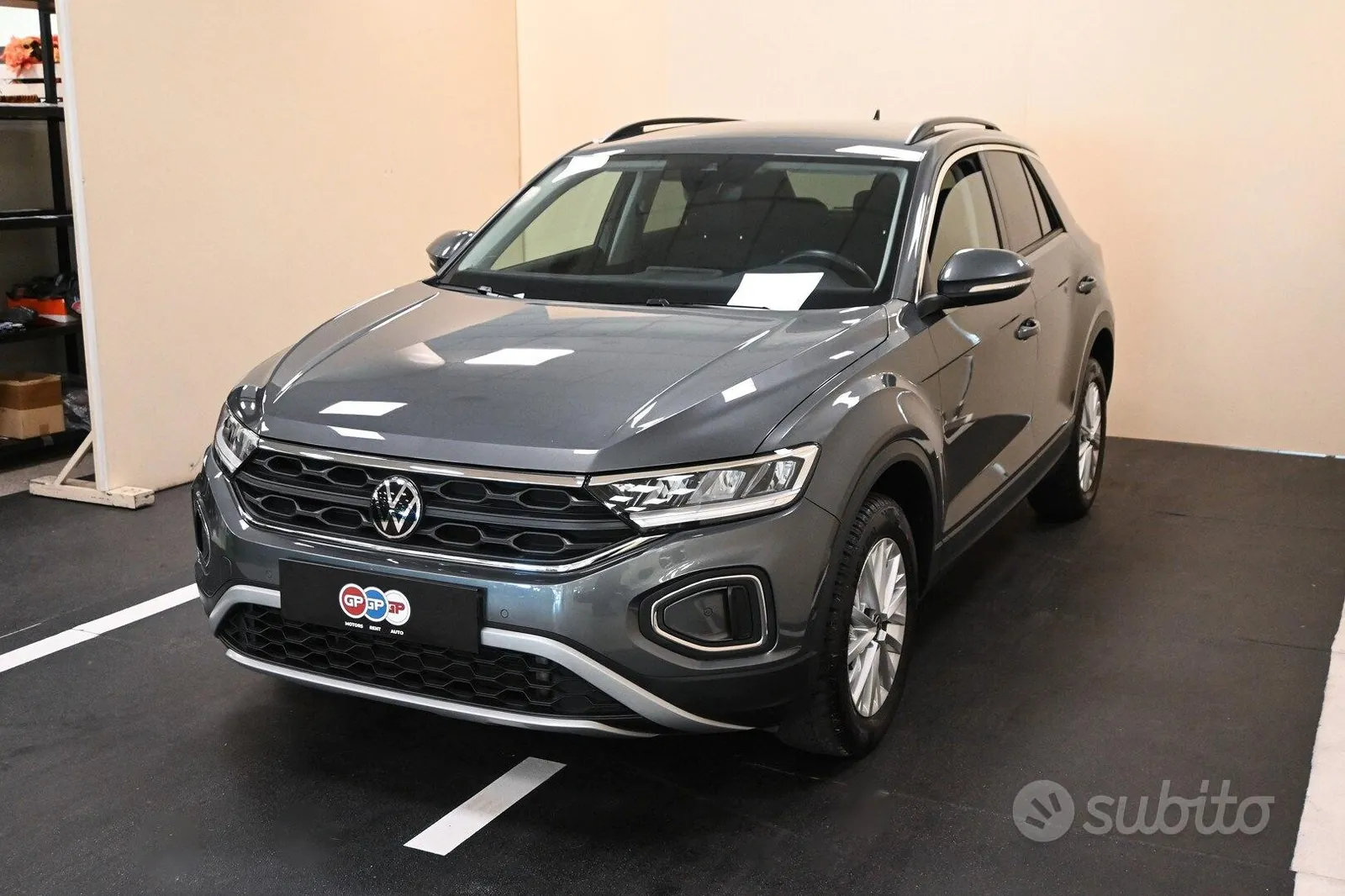 Volkswagen T-Roc 2023 photo 2