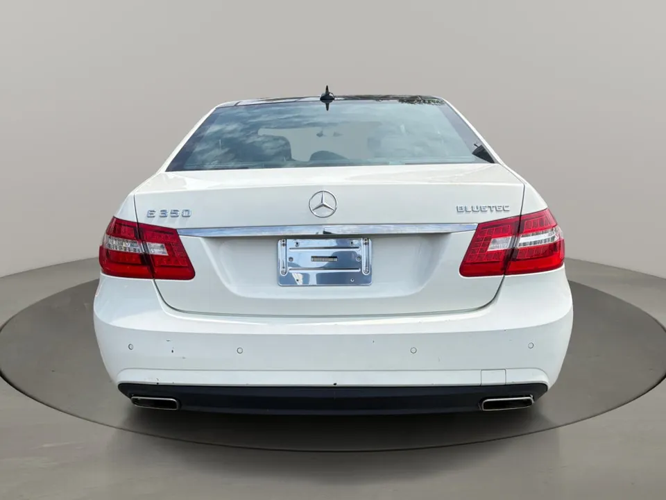 Mercedes-Benz E-Class 2011 photo 4