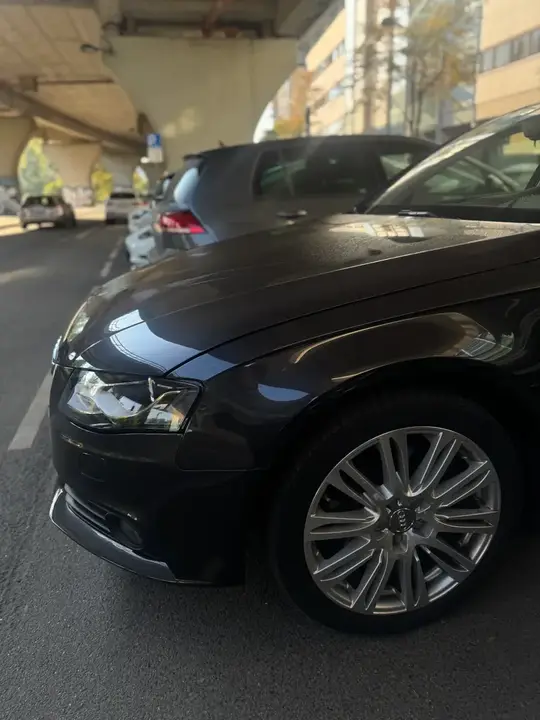Audi A4 2011 photo 2