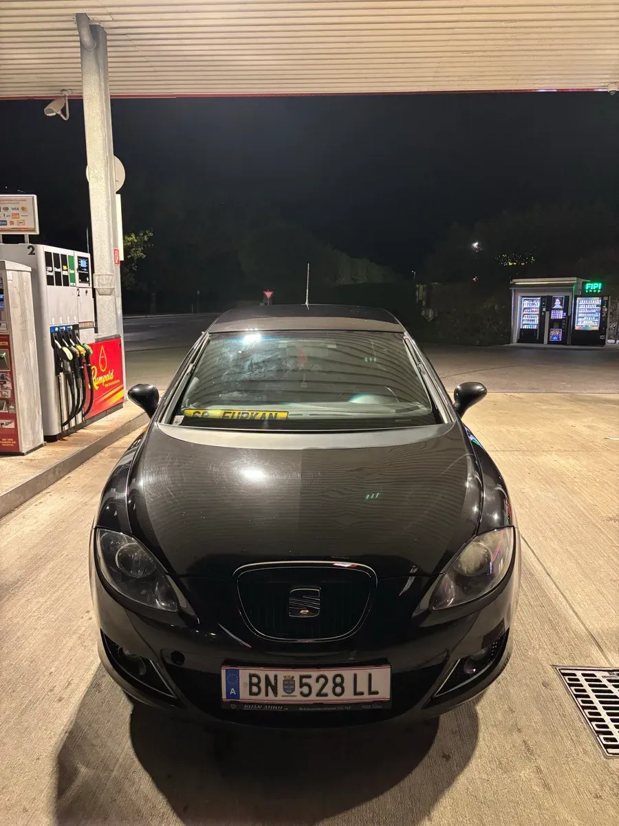 Seat Leon 2008 photo 2