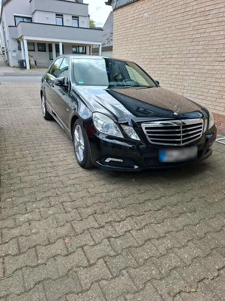 Mercedes-Benz E250