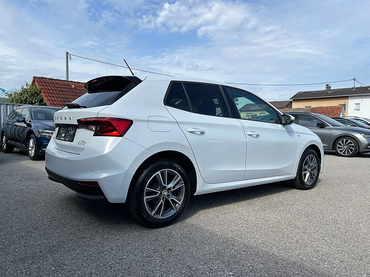 Skoda Fabia 2022 photo 3