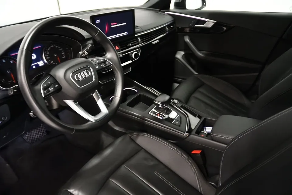 Audi A4 2024 photo 2
