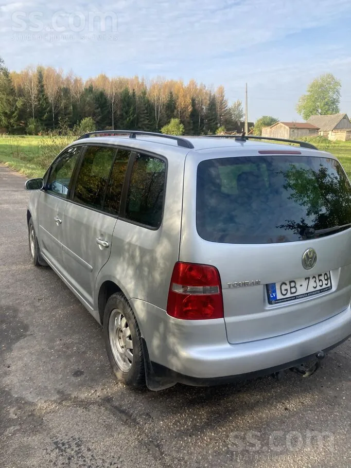 Volkswagen Touran 2004 photo 4