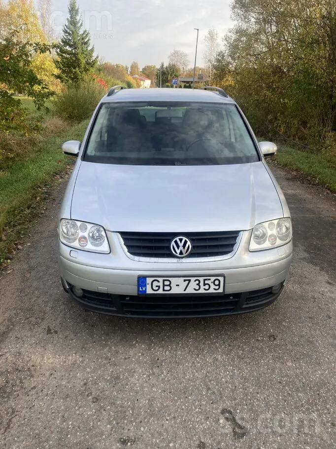 Volkswagen Touran 2004 photo 3