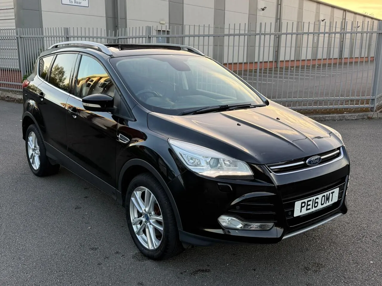 Ford Kuga 2016 photo 2