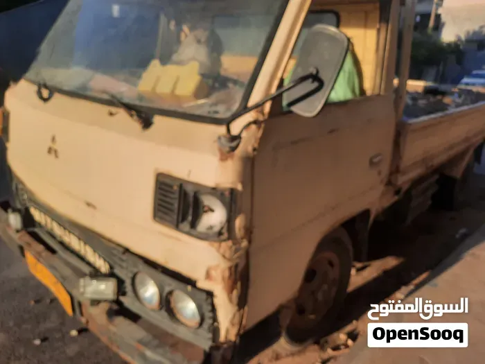 Mitsubishi Canter 1996 photo 4
