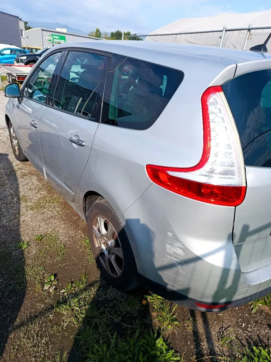 Renault Scenic 2010 photo 3