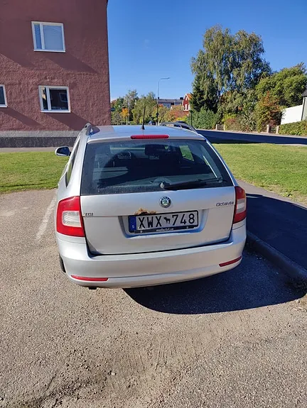 Skoda Octavia 2012 photo 2