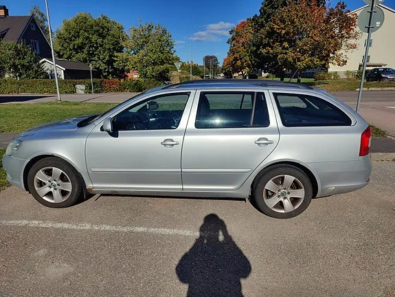 Skoda Octavia 2012 photo 3