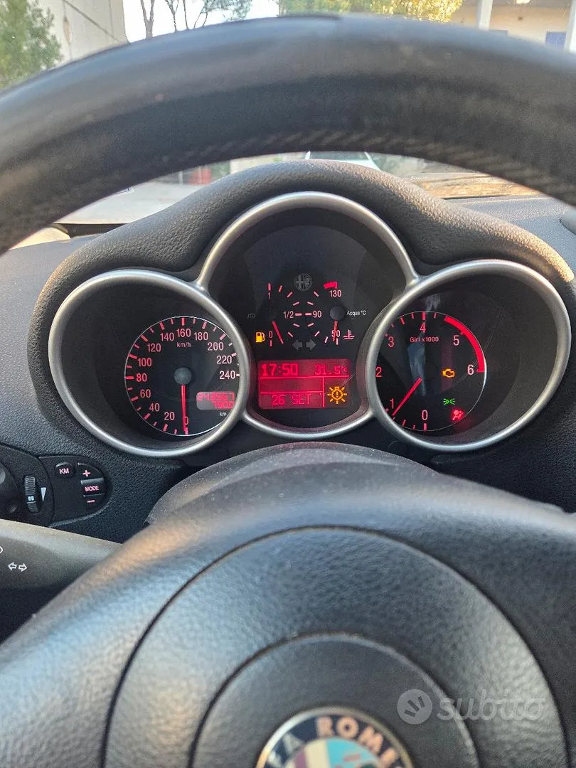 Alfa Romeo 147 2004 photo 5