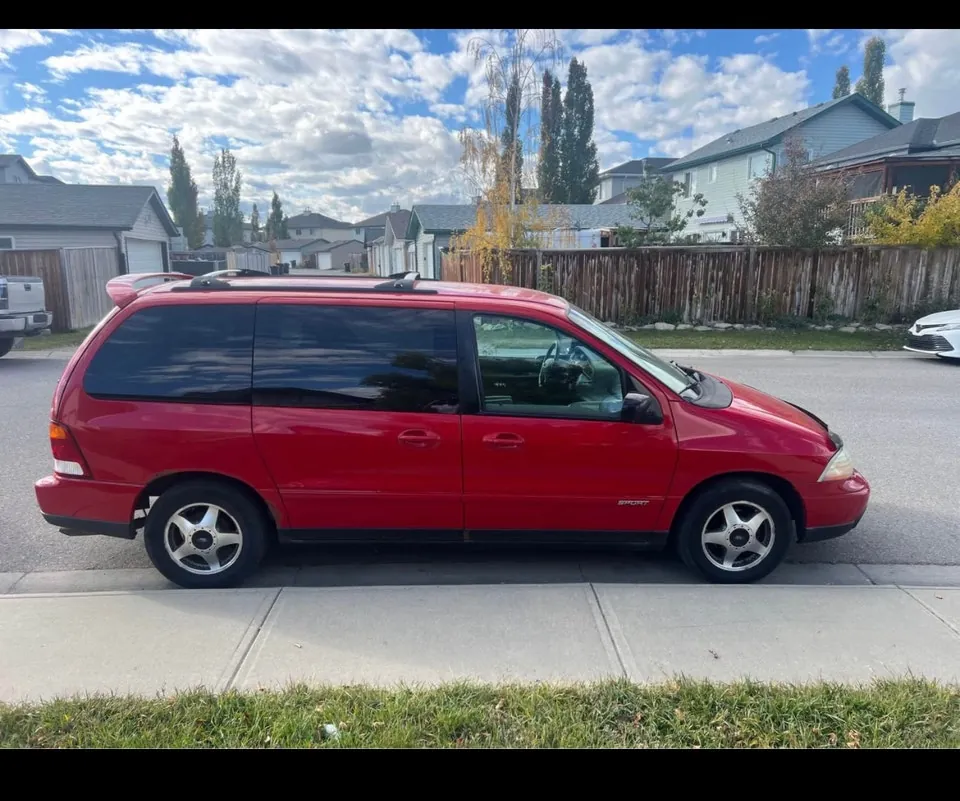 Ford Windstar 2002 photo 2