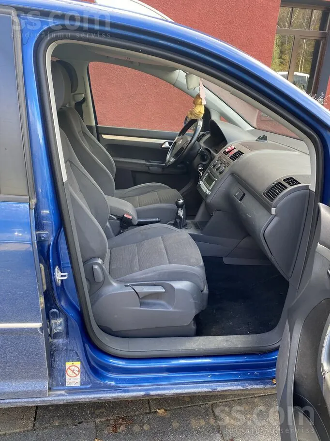 Volkswagen Touran 2007 photo 4
