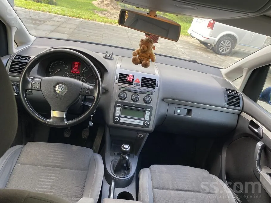 Volkswagen Touran 2007 photo 5