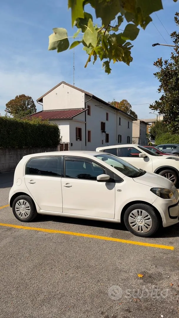 Volkswagen Up 2019 photo 3