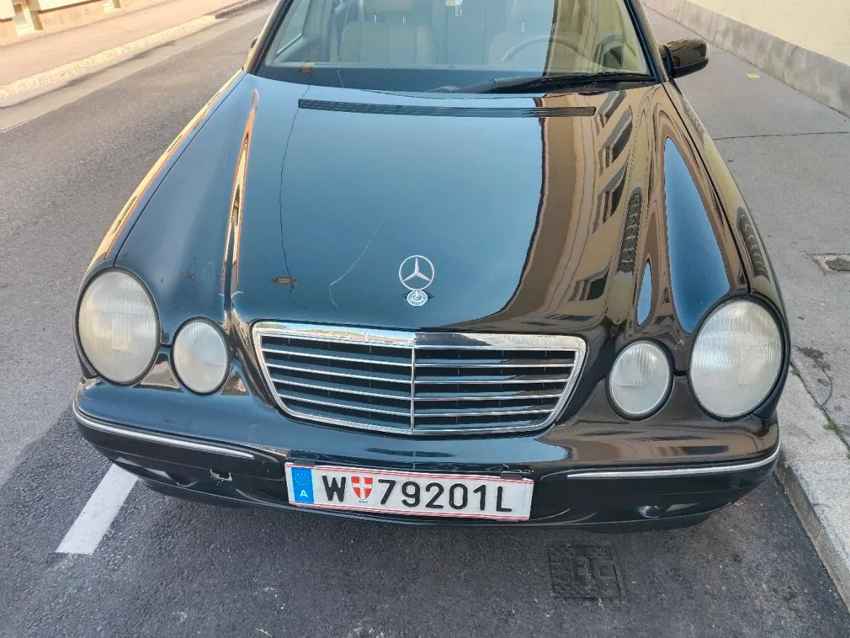 Mercedes-Benz E-Class 2000 photo 3