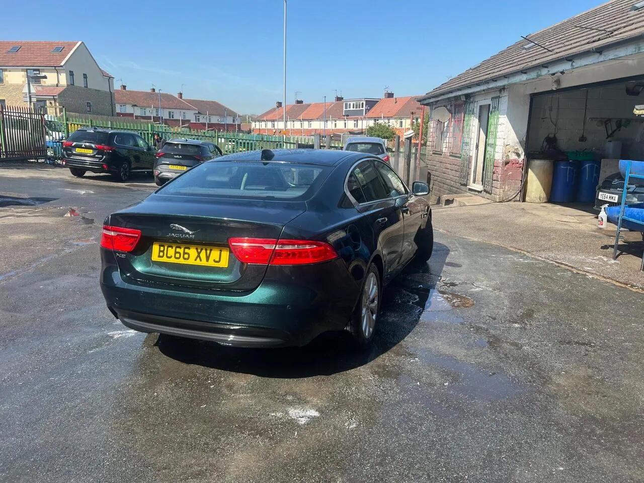 Jaguar Xe 2017 photo 4