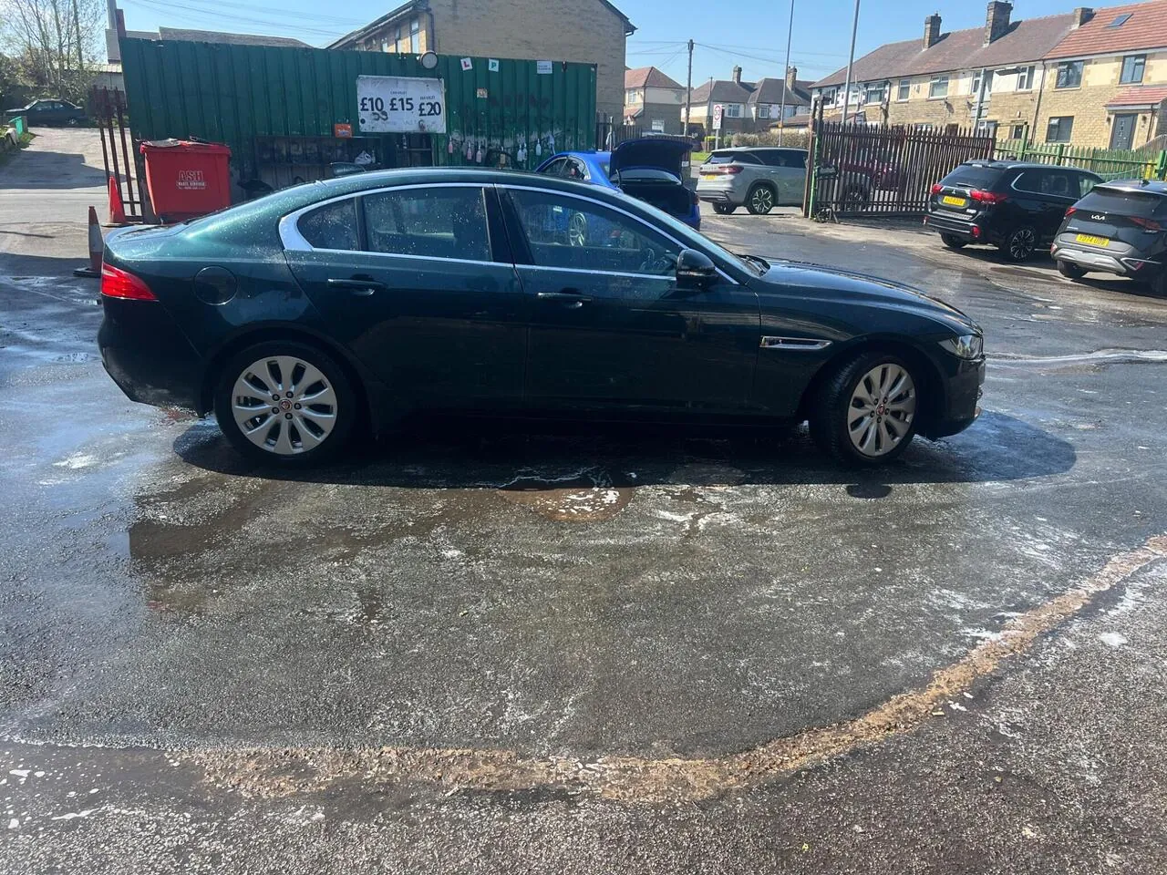 Jaguar Xe 2017 photo 2