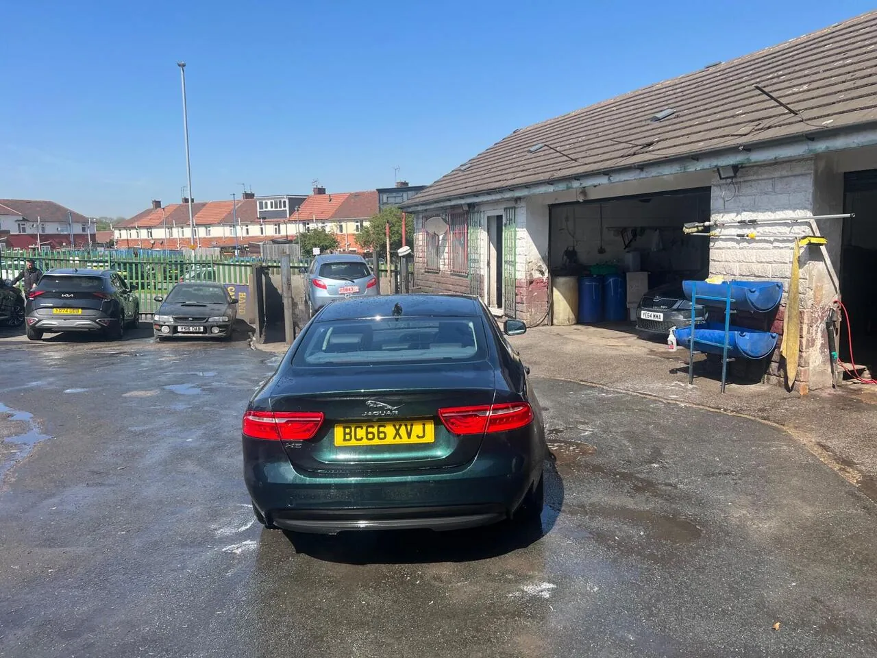 Jaguar Xe 2017 photo 3