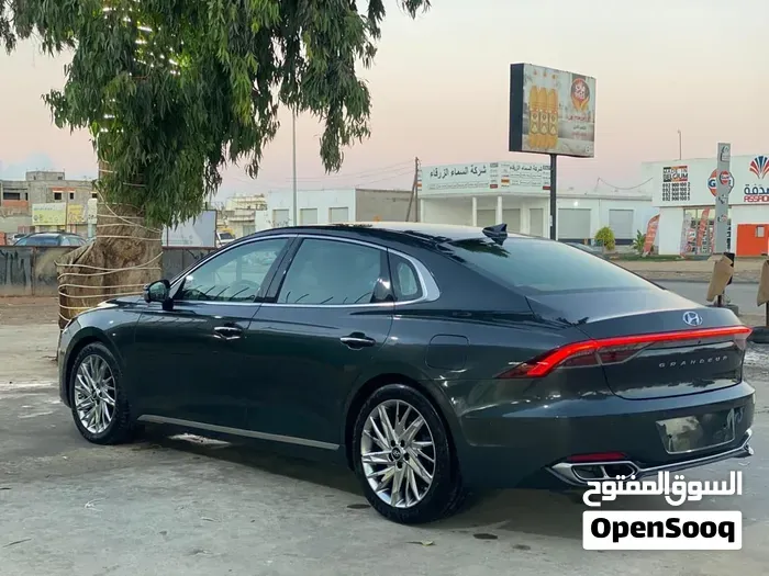 Hyundai Azera 2022 photo 2