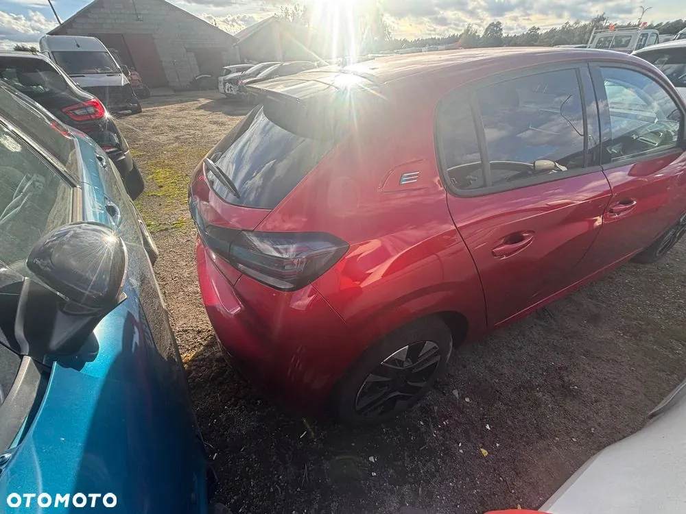 Peugeot 208 2024 photo 2