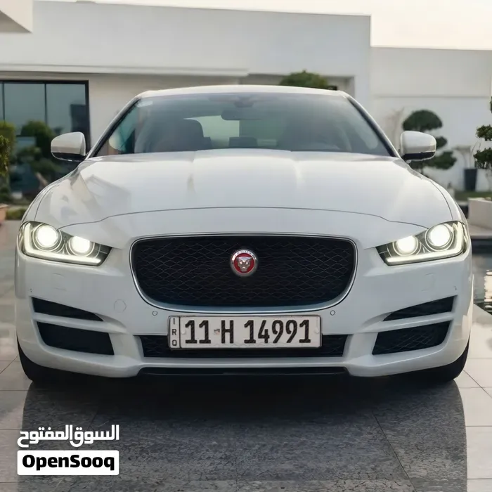 Jaguar Xe 2019 photo 2