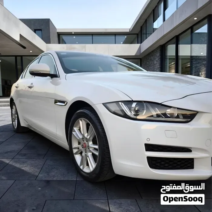 Jaguar Xe 2019 photo 4
