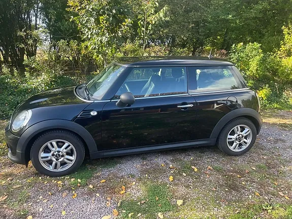 Mini One 2012 photo 2