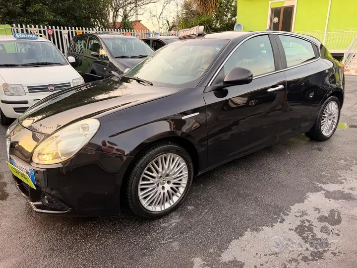 Alfa Romeo Giulietta 2013 photo 2