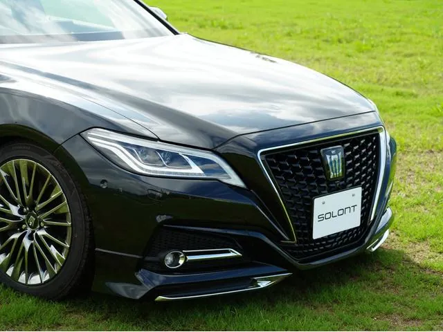 Toyota Crown Hybrid 2018 photo 3