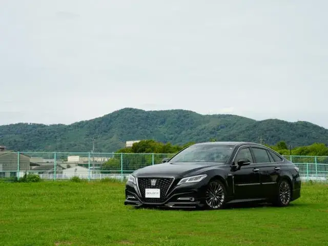 Toyota Crown Hybrid