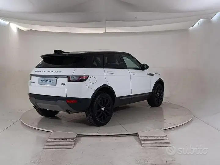Land Rover Range Rover Evoque 2019 photo 2
